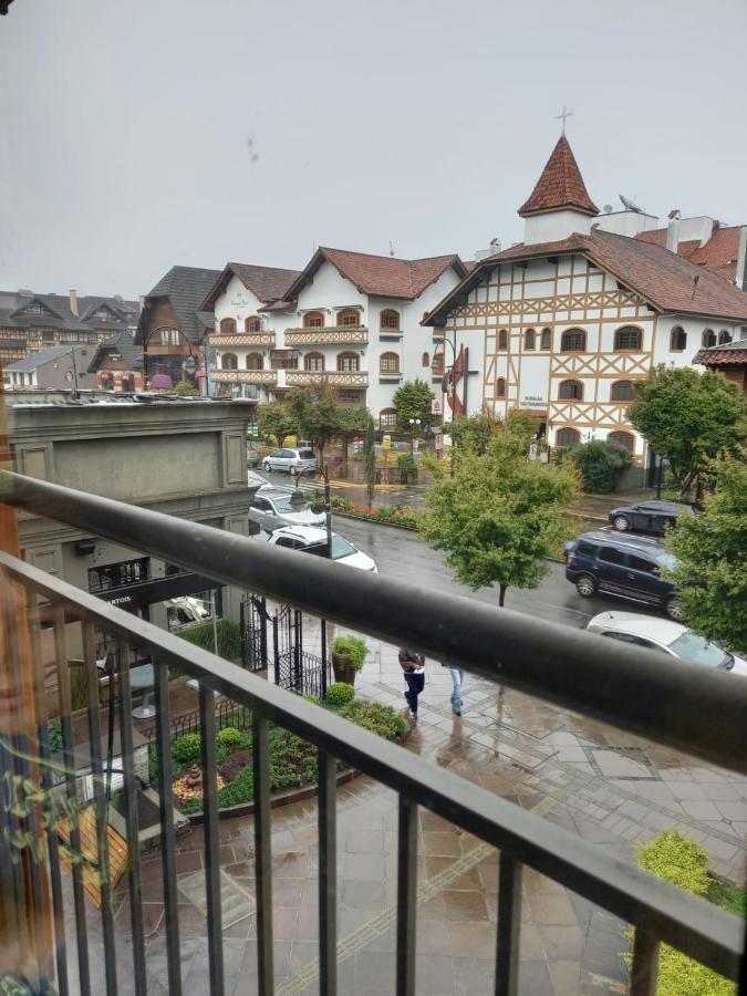 Hotel Laghetto Stilo Borges 格拉玛多 外观 照片 The town hall in Laon-sur-Semois