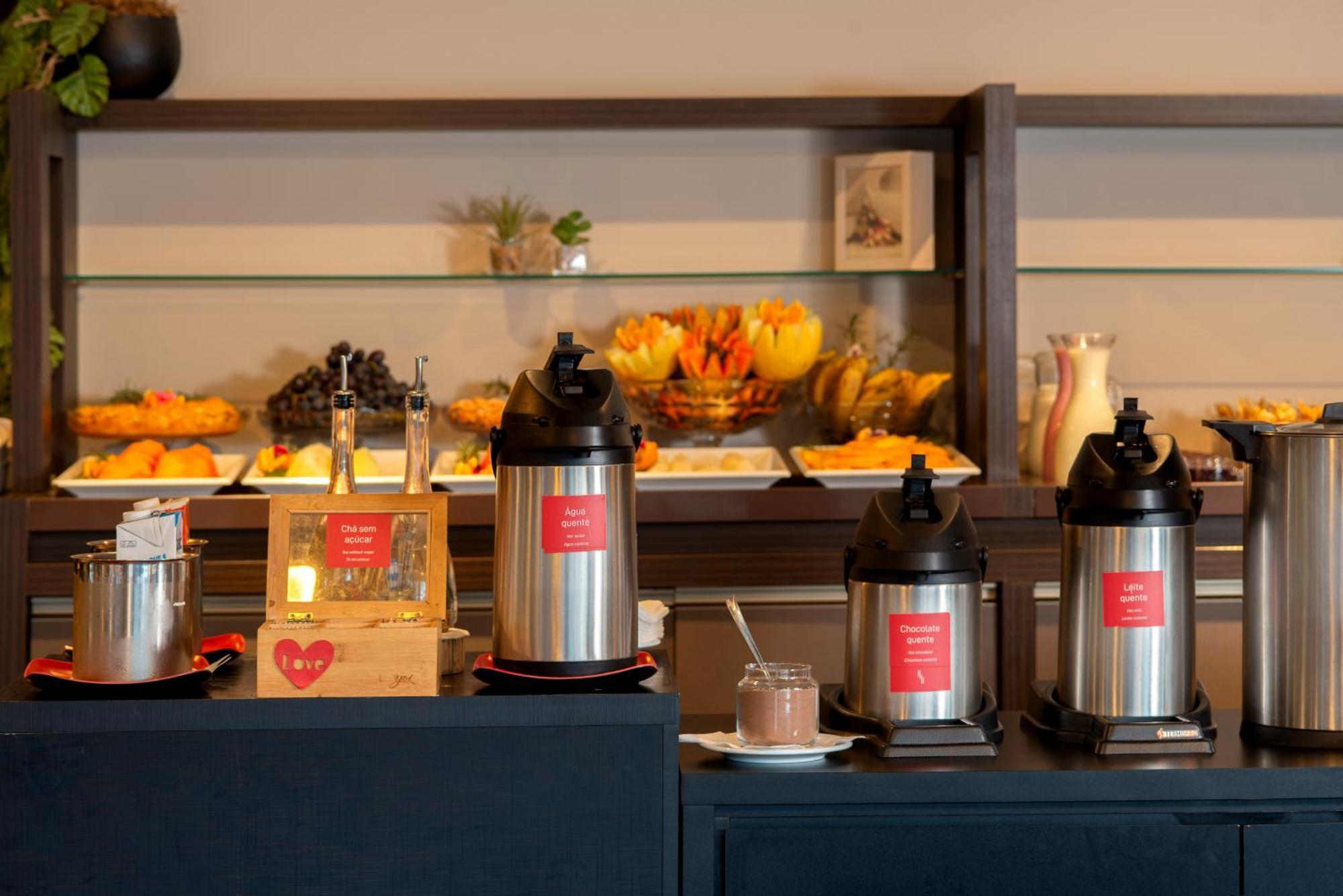 Hotel Laghetto Stilo Borges 格拉玛多 外观 照片 Coffee pots